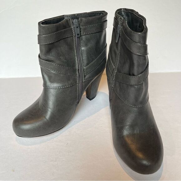 Madden Girl Women's Heeled Ankle Boots Gray Size 9W Plaazaw - Picture 1 of 8